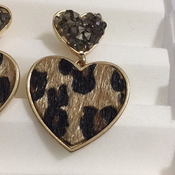 Cheetah print heart drop earrings - Picture 2 of 7